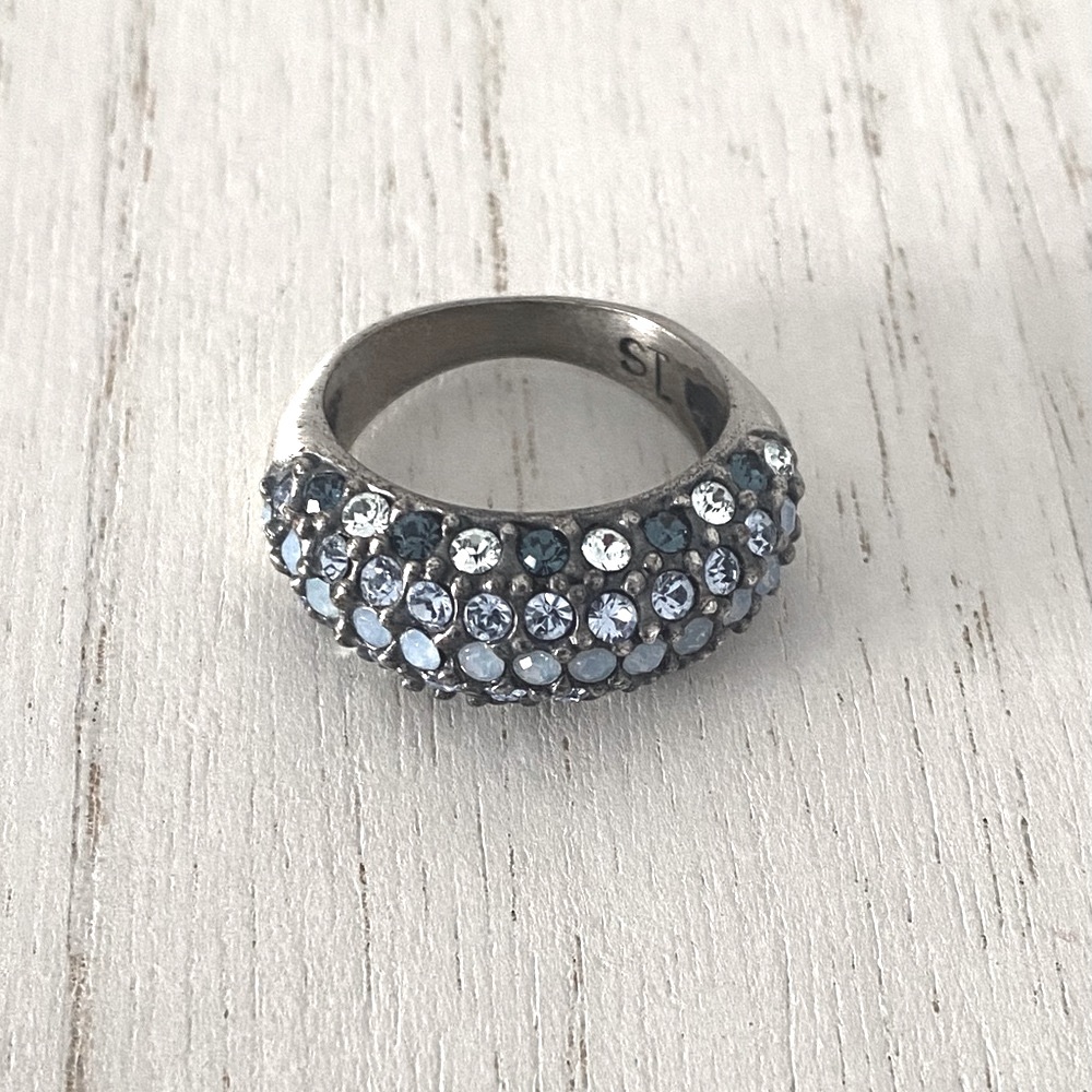 Lia Sophia ~ “Indigo” Ring 🩵 Blue Crystals set in a Brushed Silver Band ~ SZ 7
